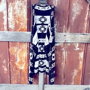 Daytrip sleeveless long sweater. Black and white Navaho design.